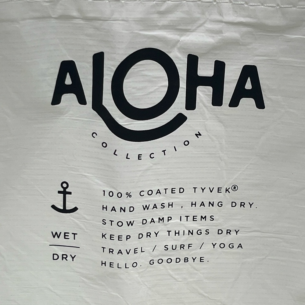 NWT Aloha Collection White Original Max Pouch - Picture 9 of 11